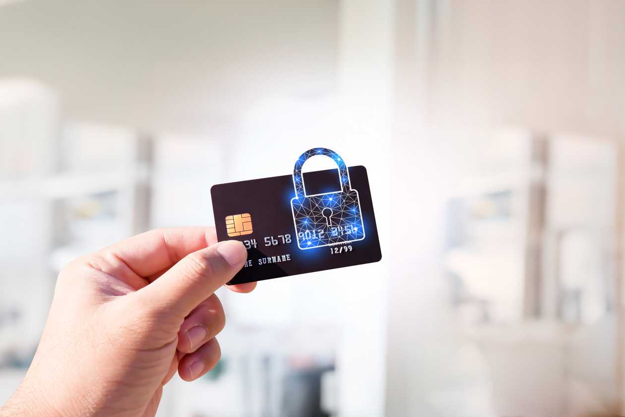 Is It Better to Pay with Credit or Debit Card?